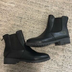 Black Chelsea Boots